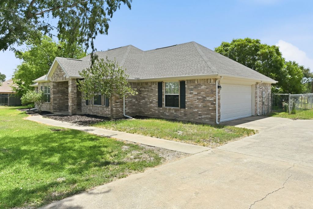 8109 N Water Tower Road, Fort Worth, TX 76179 — photo 1