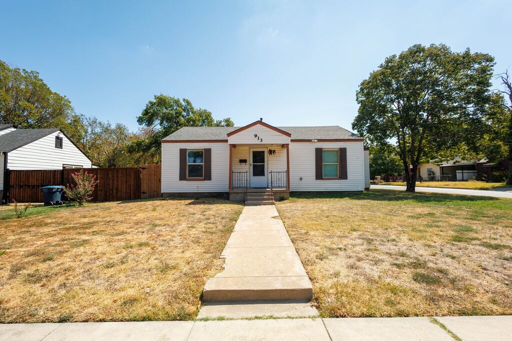 913 S Sargent Street, Fort Worth, TX 76103 — photo 1