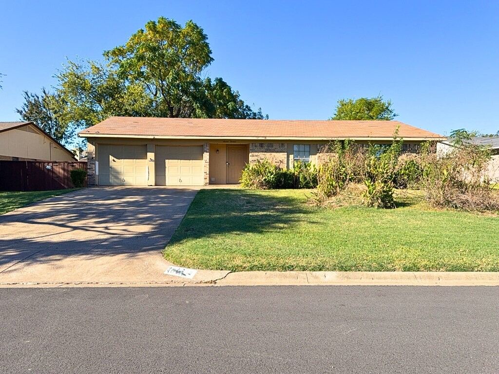1613 Edge Hill Road, Benbrook, TX 76126 — photo 1