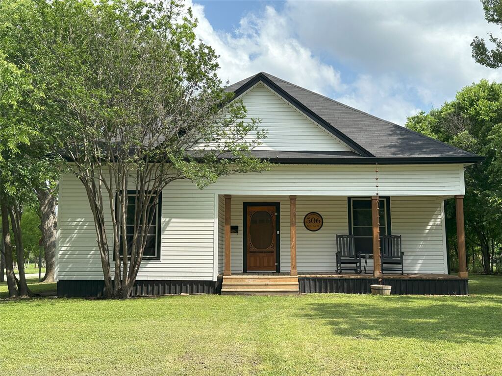 506 NE 3rd Street, Hubbard, TX 76648 — photo 1