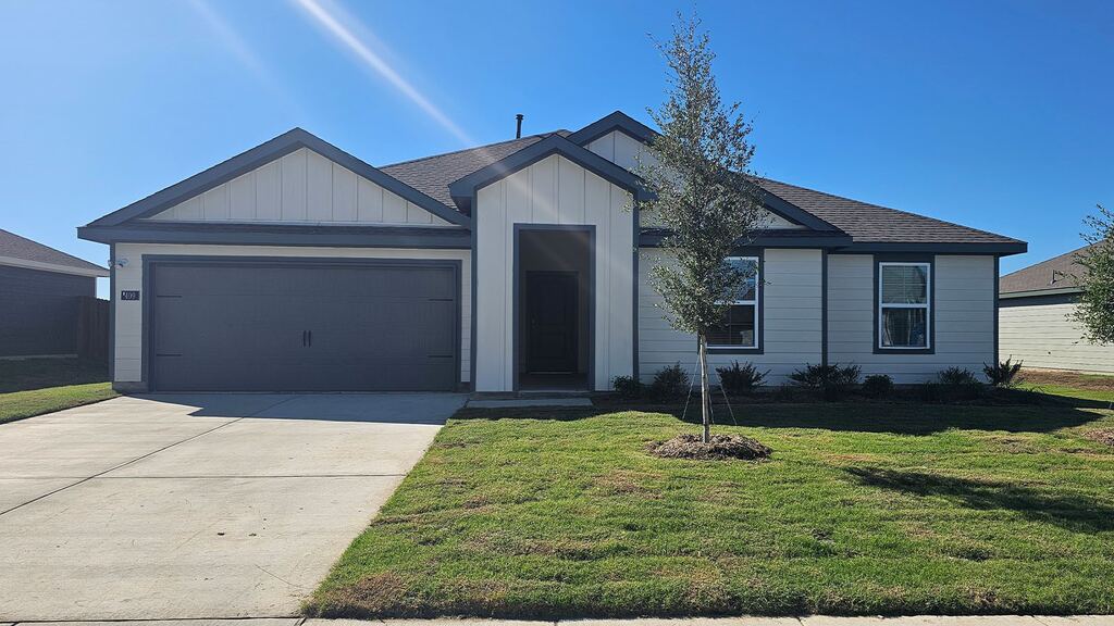 409 White Willow Drive, Nevada, TX 75173 — photo 1