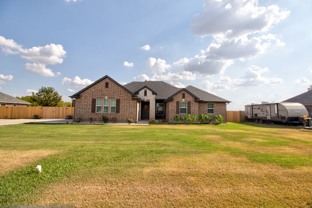 612 Fawn Trail, Tioga, TX 76271 — photo 1
