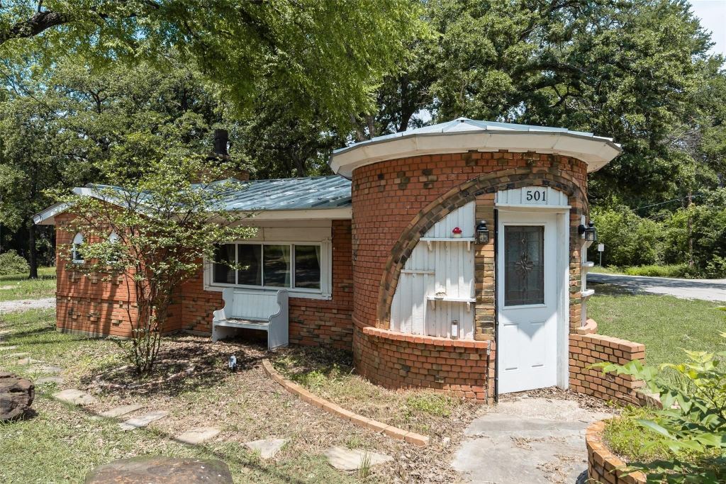 501 Lakeshore Road, Shady Shores, TX 76208 — photo 1
