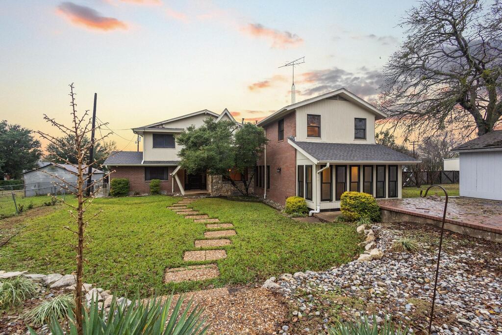 202 S Santa Fe Street, Wolfe City, TX 75496 — photo 1