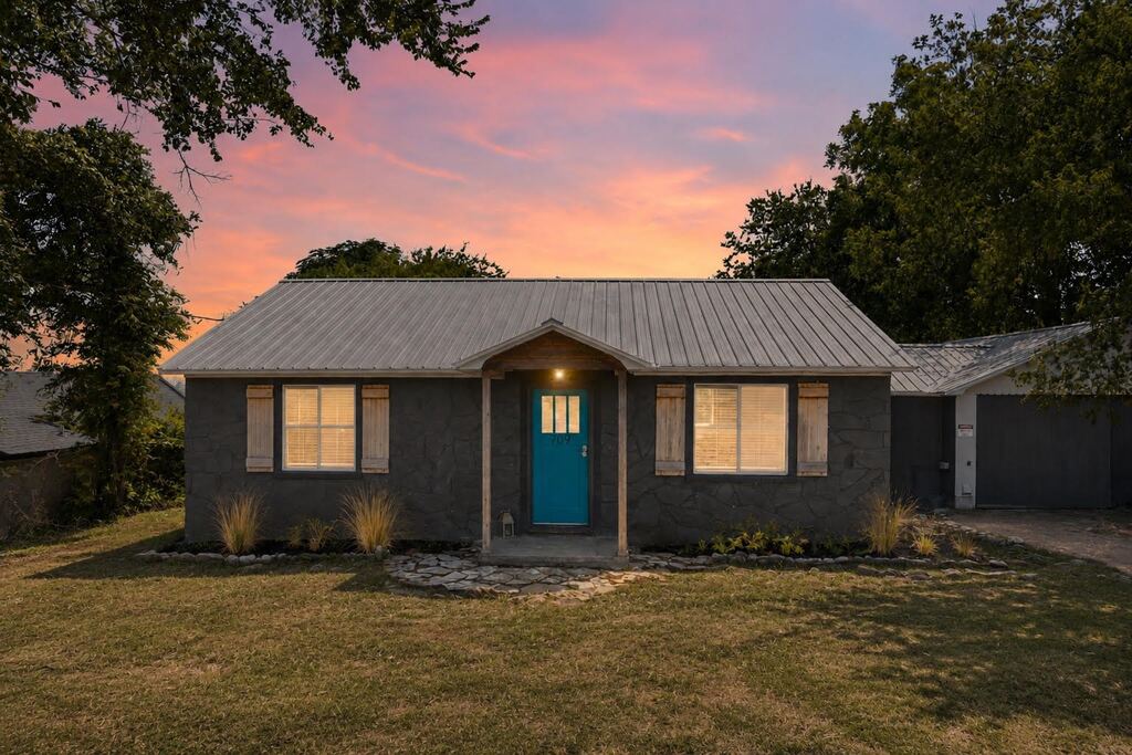 709 Hereford Street, Glen Rose, TX 76043 — photo 1