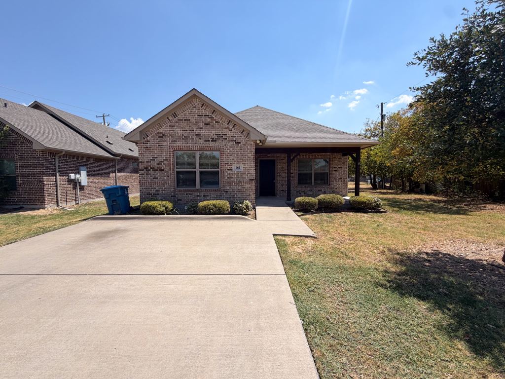 161 E Canton Street, Palmer, TX 75152 — photo 1