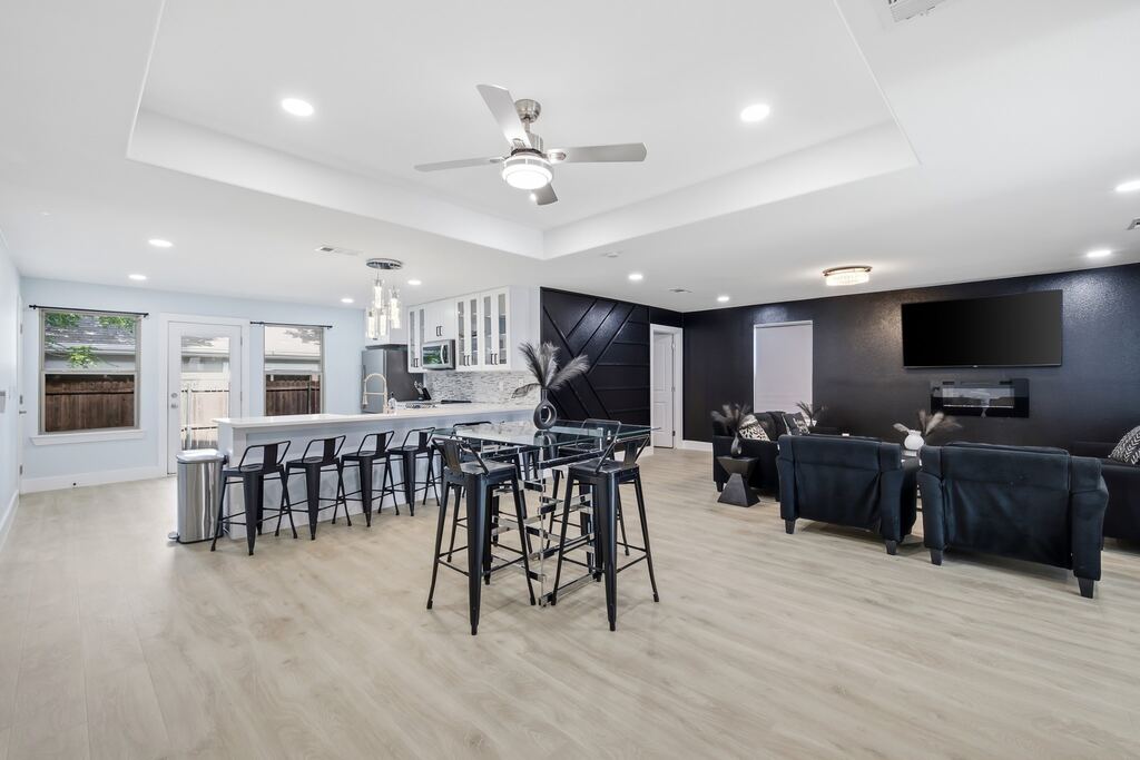 3407 Chicago Street, Dallas, TX 75212 — photo 1