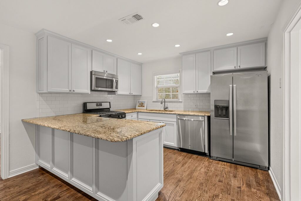 2725 Wayside Avenue, Fort Worth, TX 76110 — photo 1
