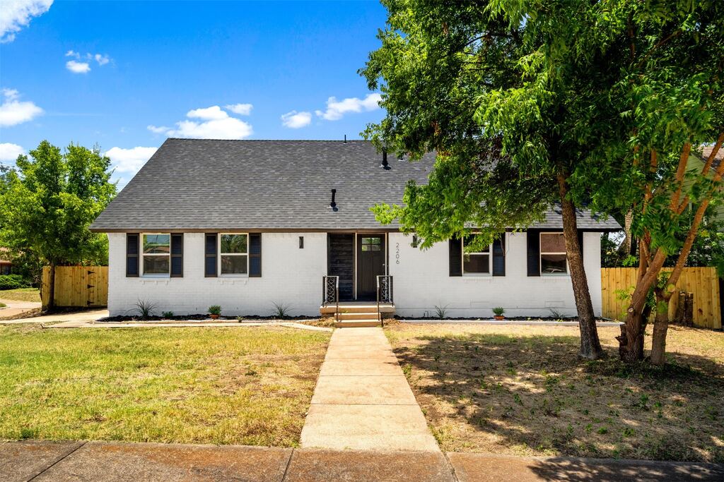 2206 Tosca Lane, Dallas, TX 75224 — photo 1