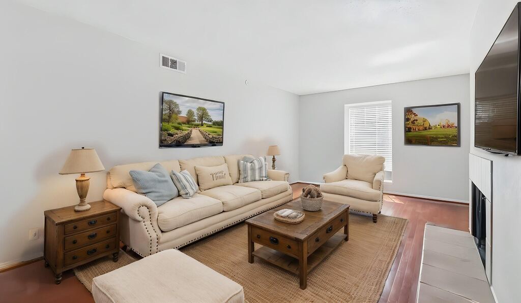5232 Fleetwood Oaks Avenue 216, Dallas, TX 75235 — photo 1