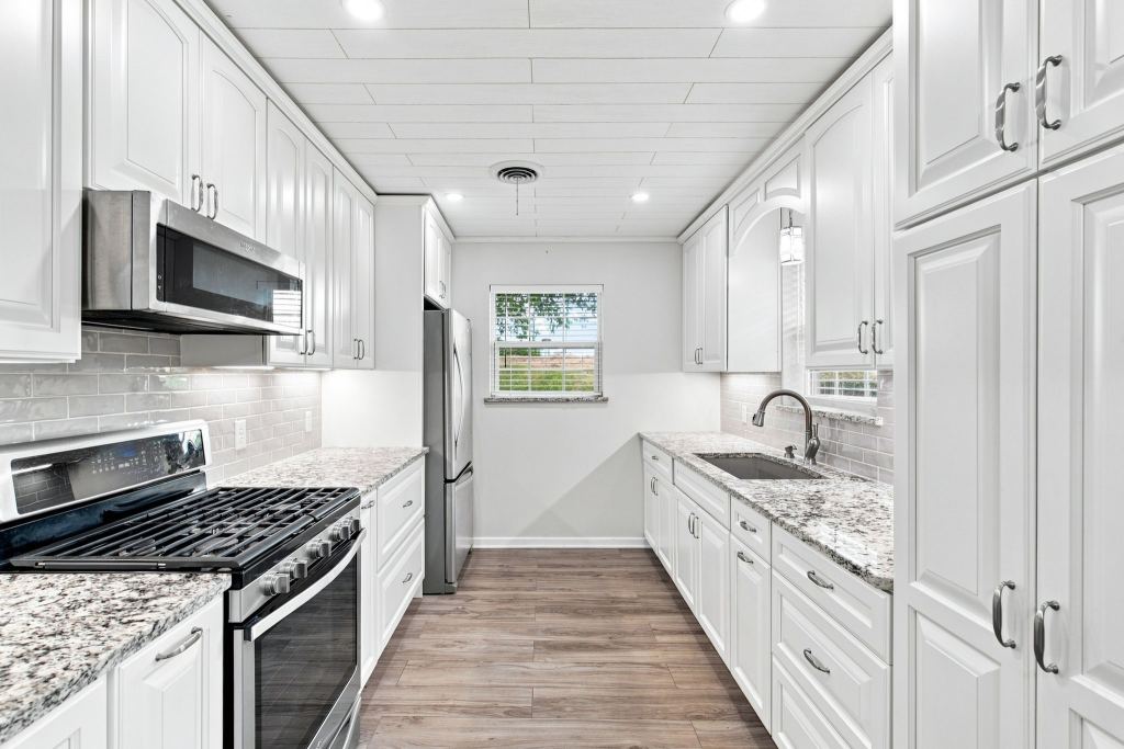 300 Parkwood Place