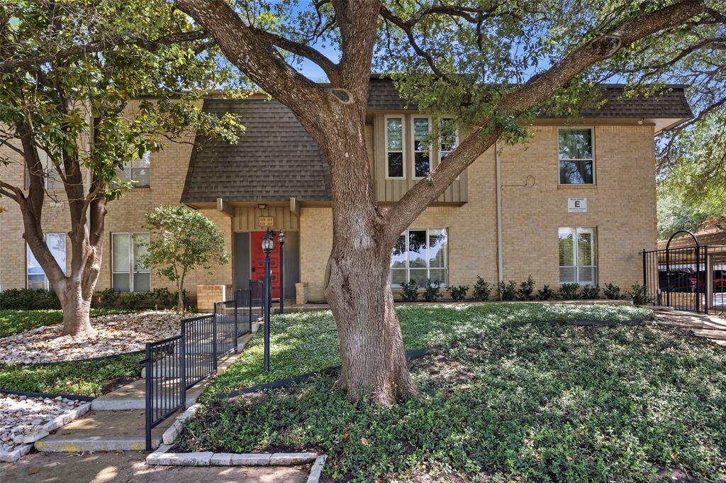4320 Bellaire Drive S 225W, Fort Worth, TX 76109 — photo 1