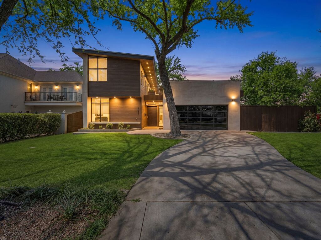 921 N Bailey Avenue, Fort Worth, TX 76107 — photo 1