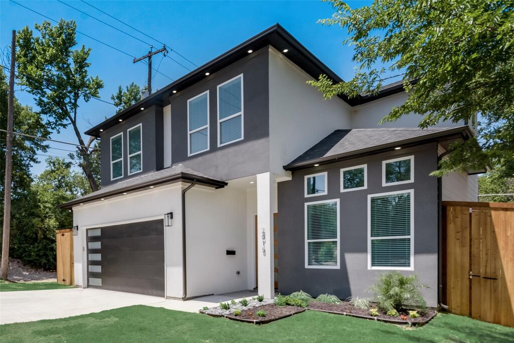 2015 S Ewing Avenue, Dallas, TX 75216 — photo 1