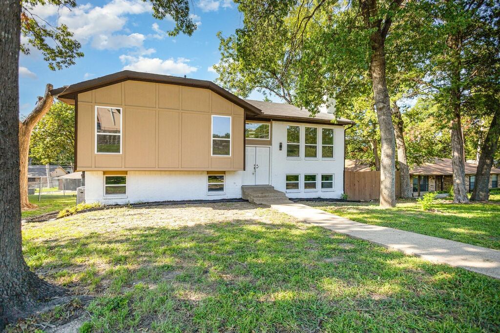 707 W Red Bird Lane, Dallas, TX 75232 — photo 1