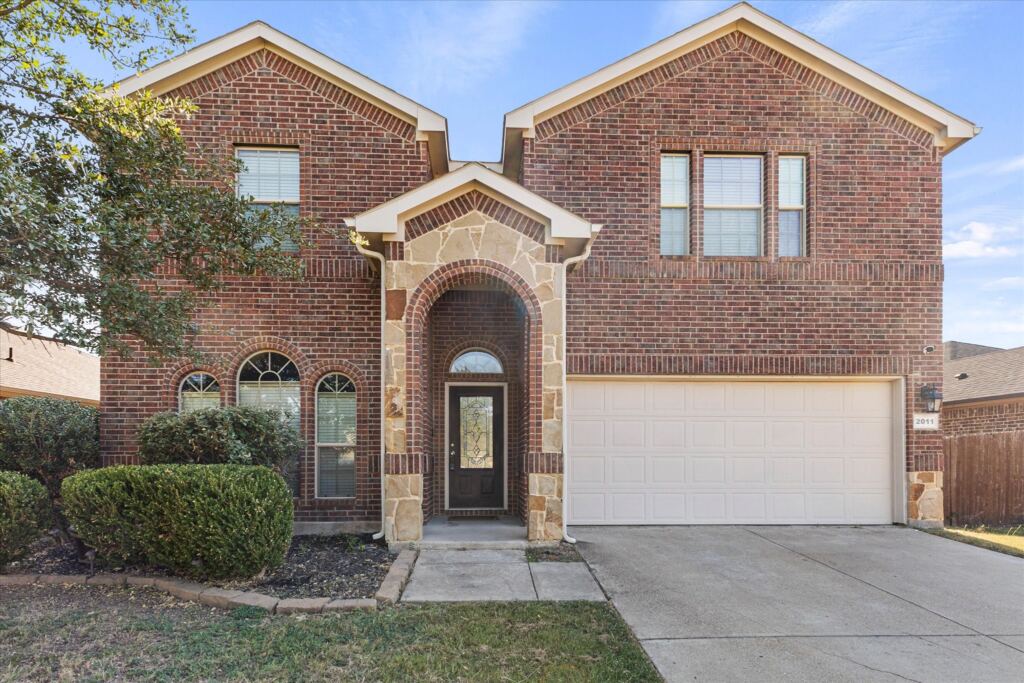 2011 Sterling Gate Drive, Heartland, TX 75126 — photo 1