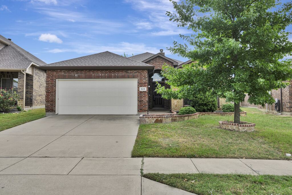 545 Wild Ivy Trail, Fort Worth, TX 76052 — photo 1