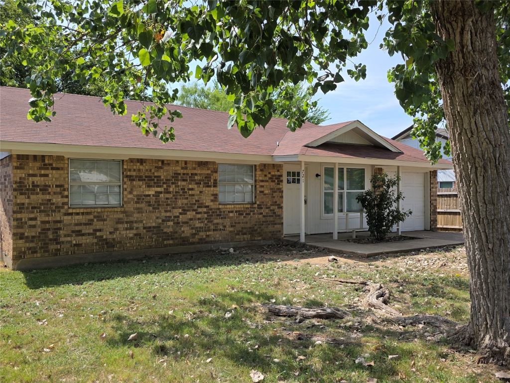 721 N Cummings Drive, Alvarado, TX 76009 — photo 1