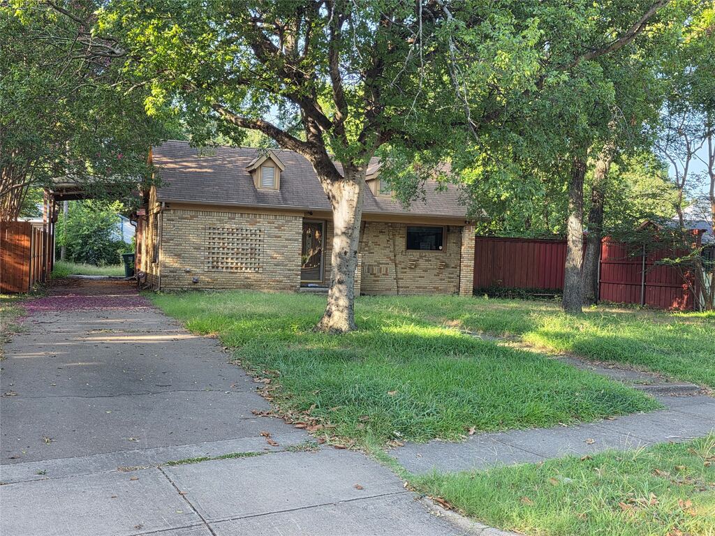 2216 Daisy Lane, Fort Worth, TX 76111 — photo 1