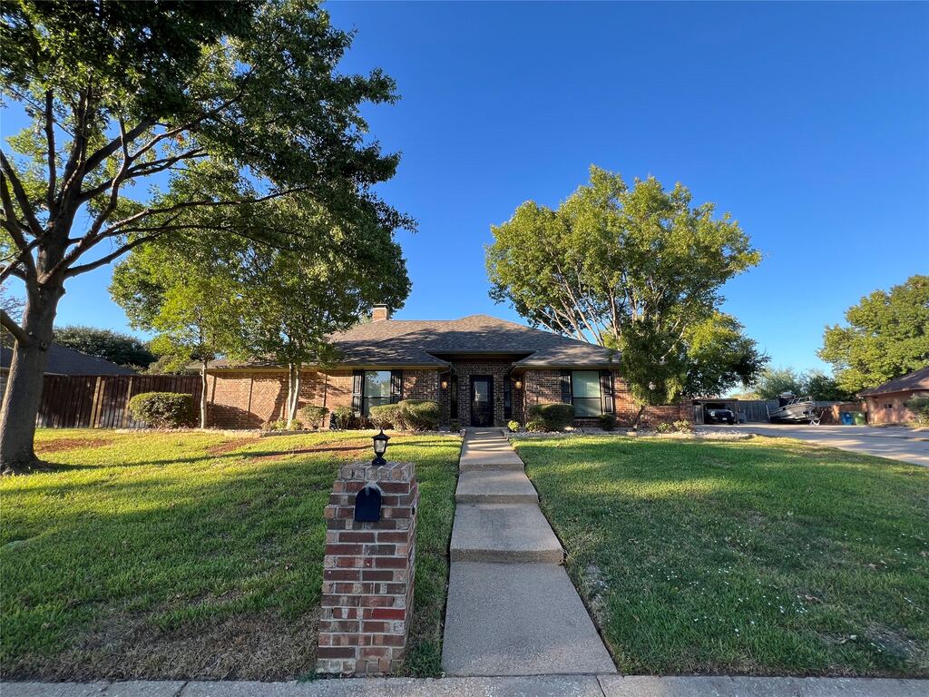 717 Highland Hills Lane, Highland Village, TX 75077 — photo 1