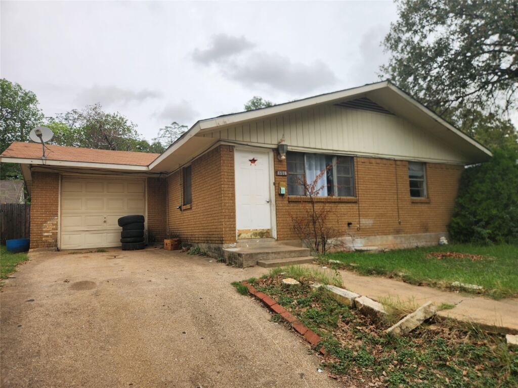 1116 Terrace Avenue, Fort Worth, TX 76164 — photo 1