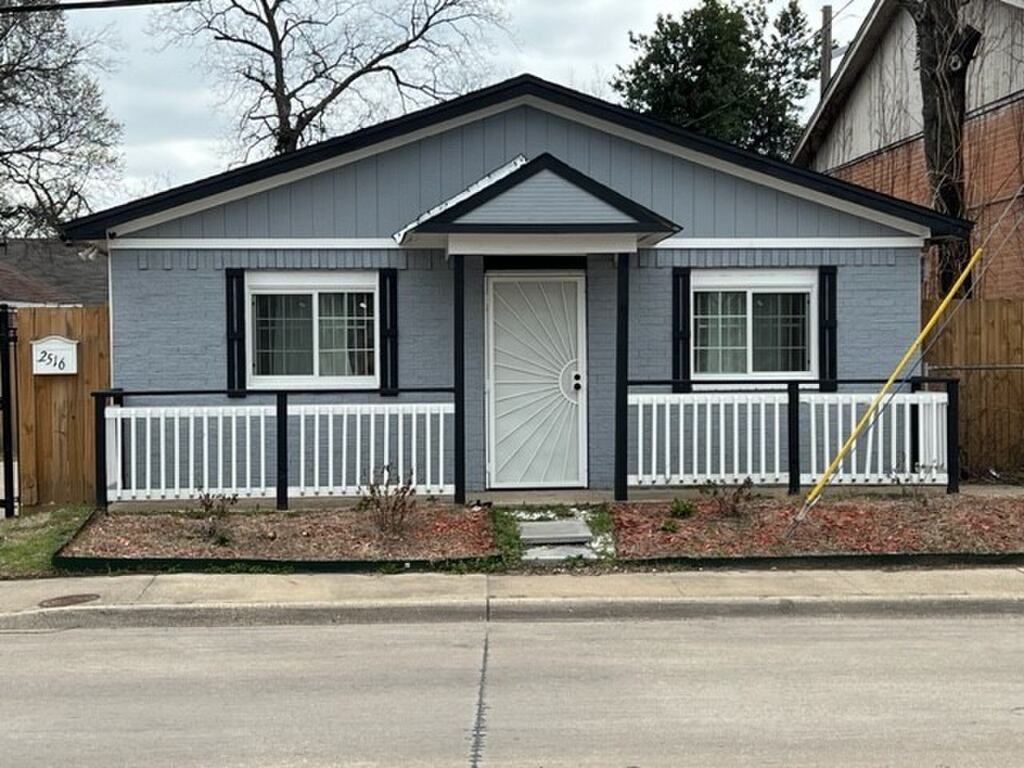 2516 Metropolitan Avenue, Dallas, TX 75215 — photo 1