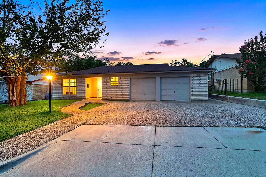 6600 Cervantes Avenue, Fort Worth, TX 76133 — photo 1