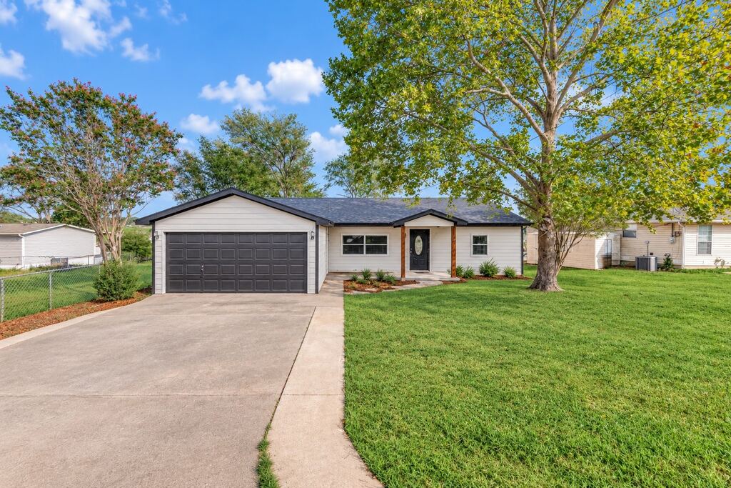 230 Overlook Trail, Gun Barrel City, TX 75156 — photo 1