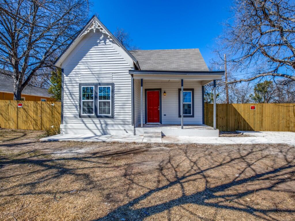 3204 5TH Avenue, Fort Worth, TX 76110 — photo 1