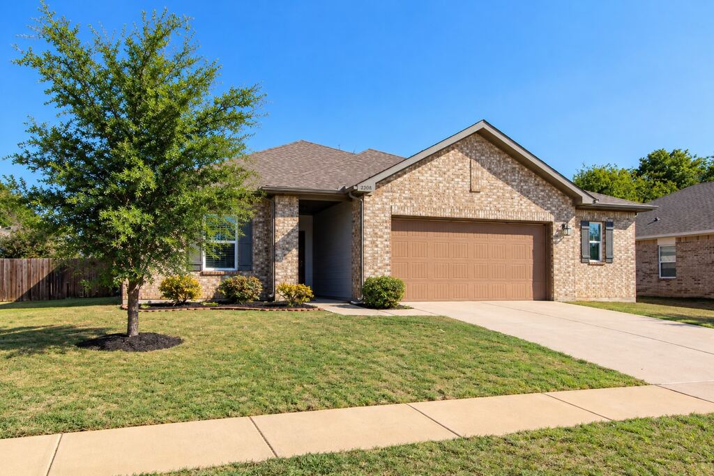 2308 Agate, Glenn Heights, TX 75154 — photo 1
