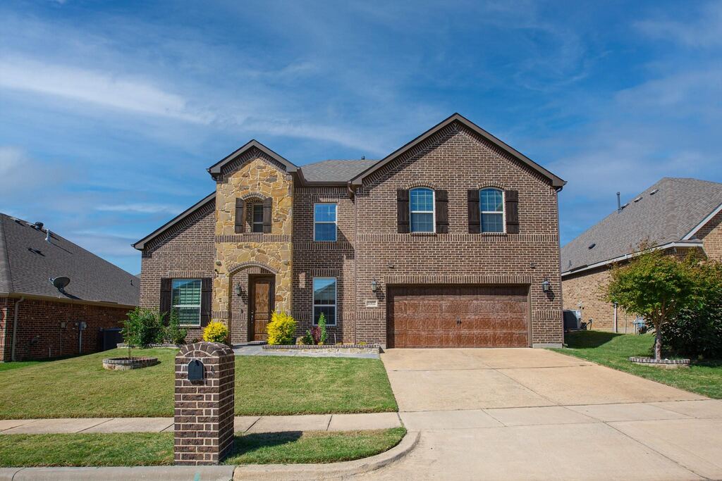 1002 Nail Lane
