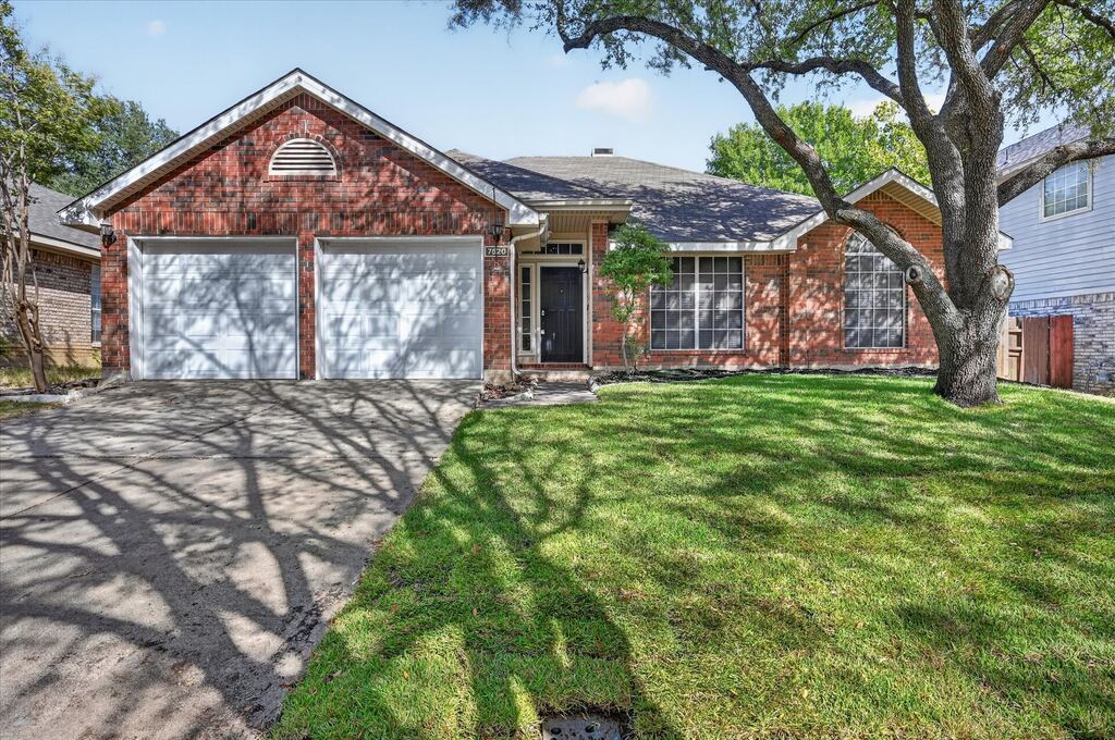 7520 Lake Arrowhead Drive, Fort Worth, TX 76137 — photo 1