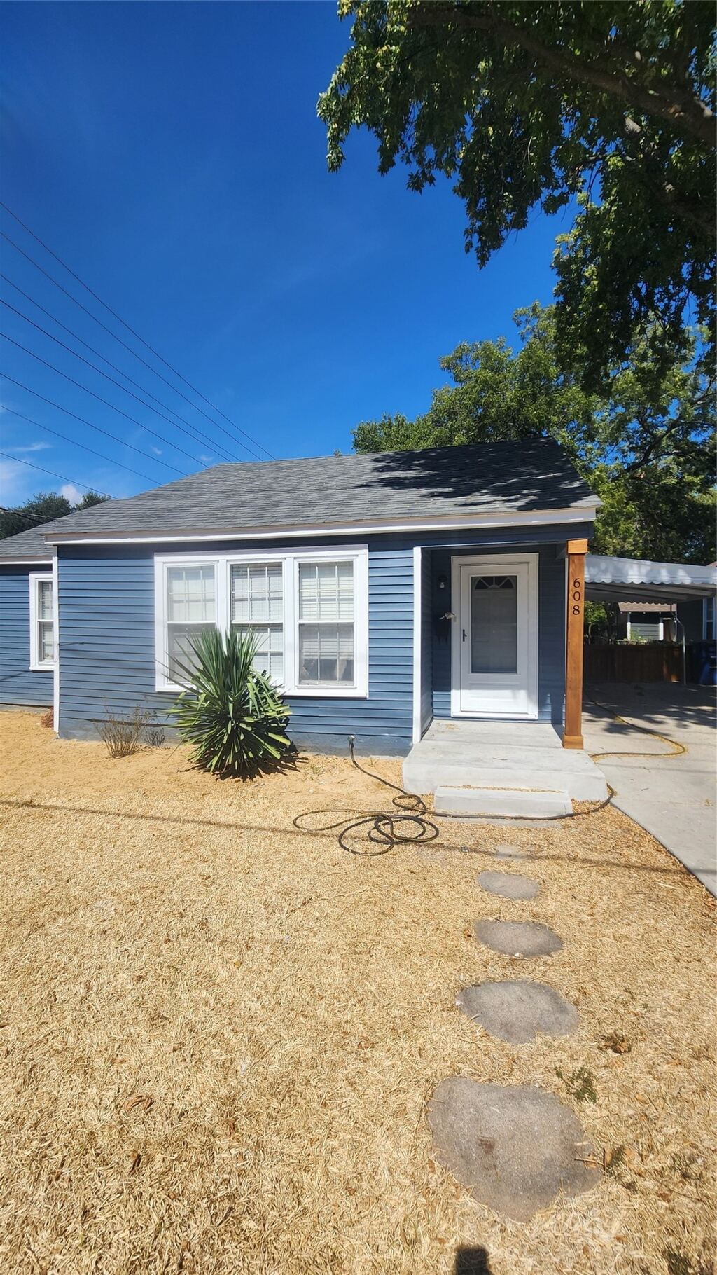 608 W Baldridge Street, Ennis, TX 75119 — photo 1