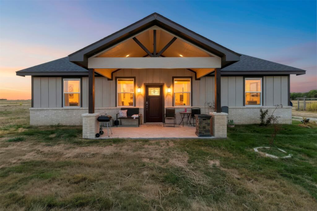 770 Section House Road, Ennis, TX 75119 — photo 1