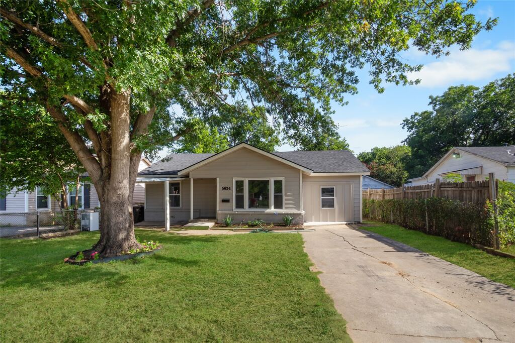5624 S Hampshire Boulevard, Fort Worth, TX 76112 — photo 1