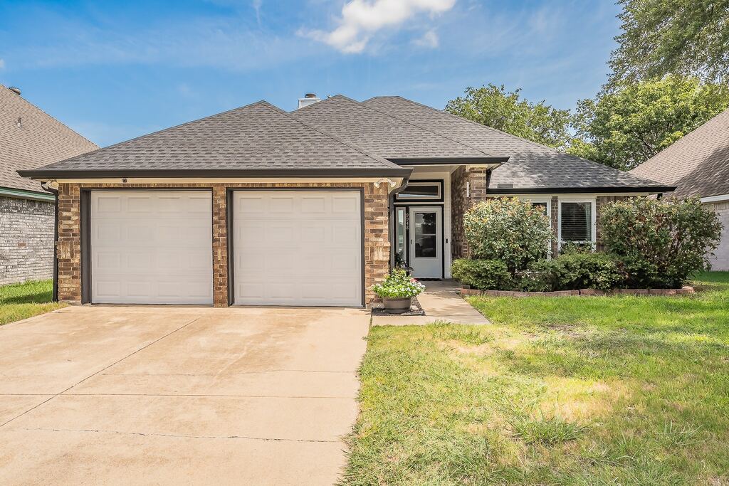 9948 Pack Saddle Trail, Fort Worth, TX 76108 — photo 1