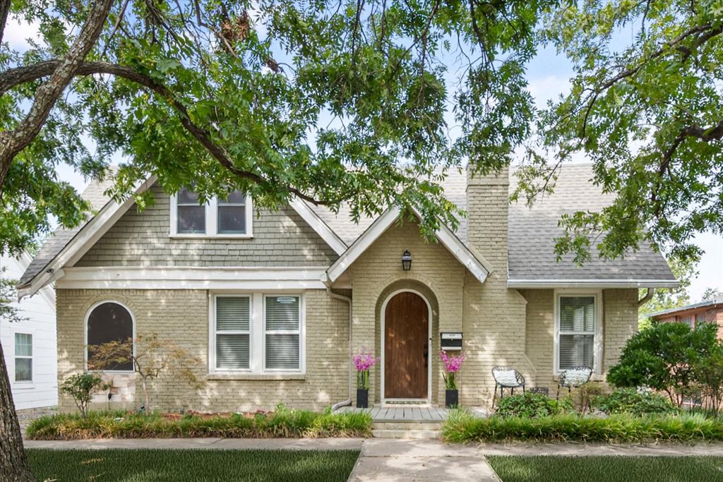 2620 S Adams Street, Fort Worth, TX 76110 — photo 1