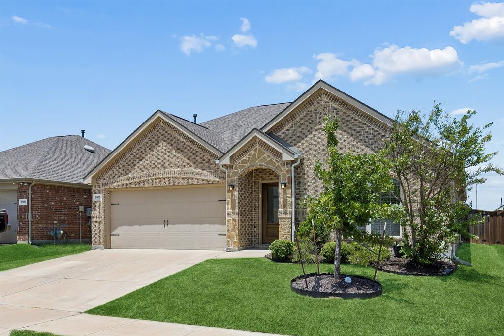 9105 Silver Dollar Drive, Fort Worth, TX 76131 — photo 1