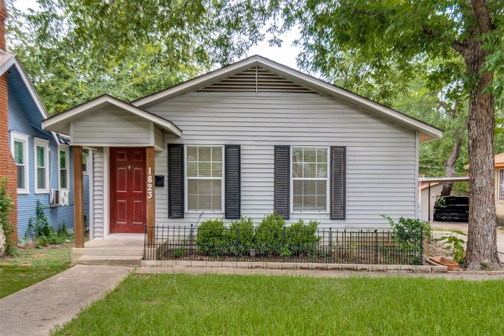 1823 Michigan Avenue, Dallas, TX 75216 — photo 1
