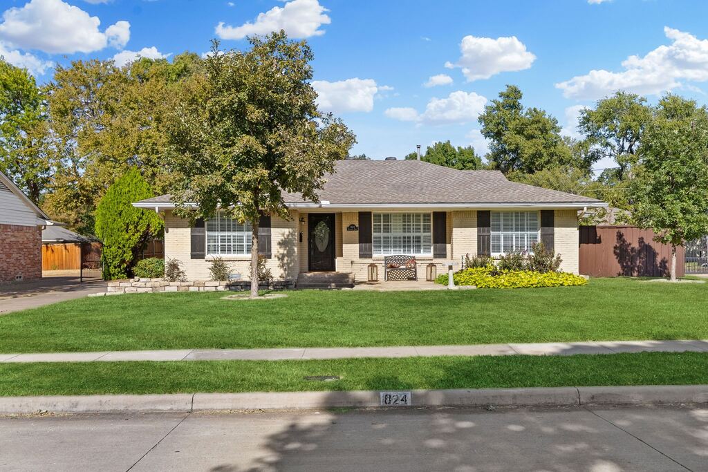 824 Westwood Drive