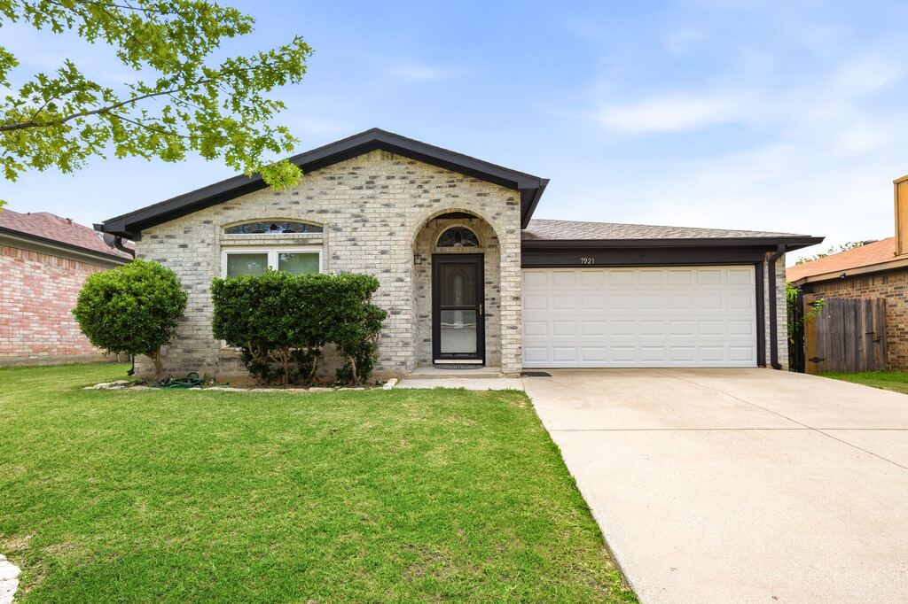 7921 Gardengate Lane, Fort Worth, TX 76137 — photo 1