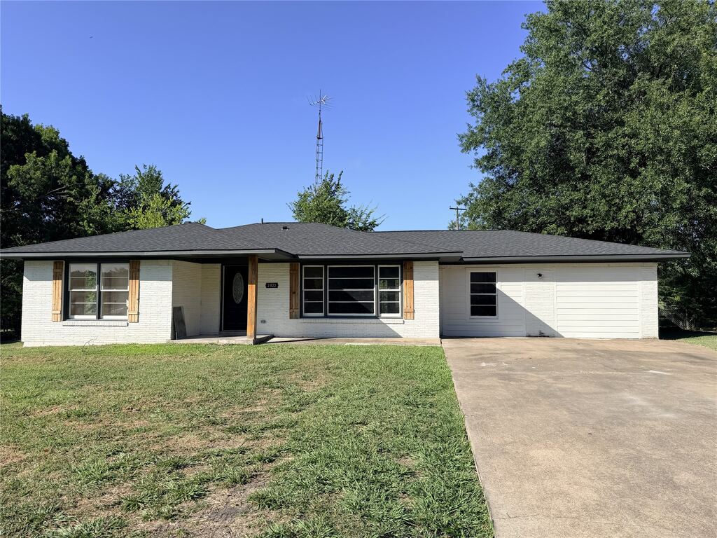 2922 College Circle, Corsicana, TX 75110 — photo 1
