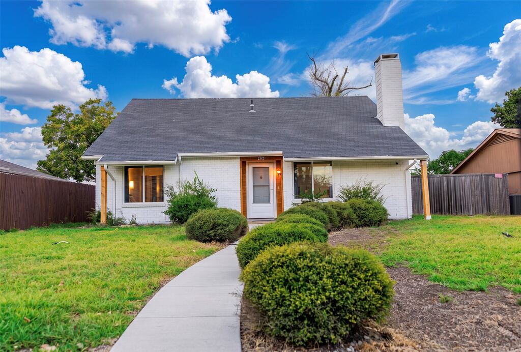 2821 Lancer Lane