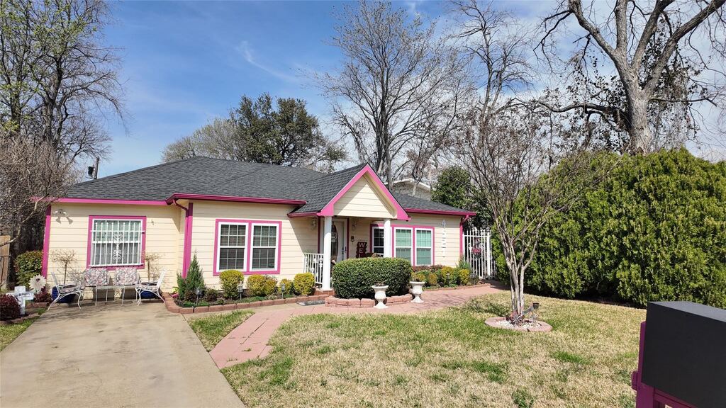 4521 Kelton Drive, Dallas, TX 75209 — photo 1