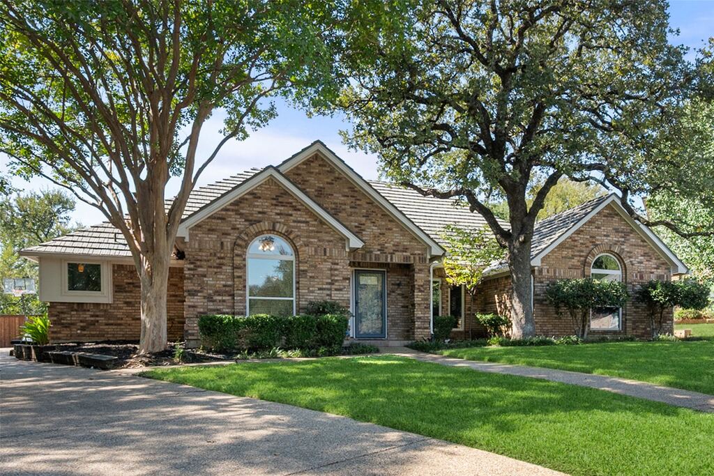 8800 Rolling Springs Court, Fort Worth, TX 76120 — photo 1