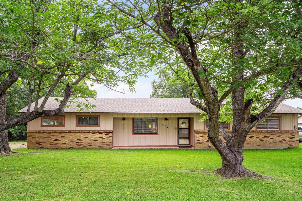 514 Malibu Street, Malakoff, TX 75148 — photo 1