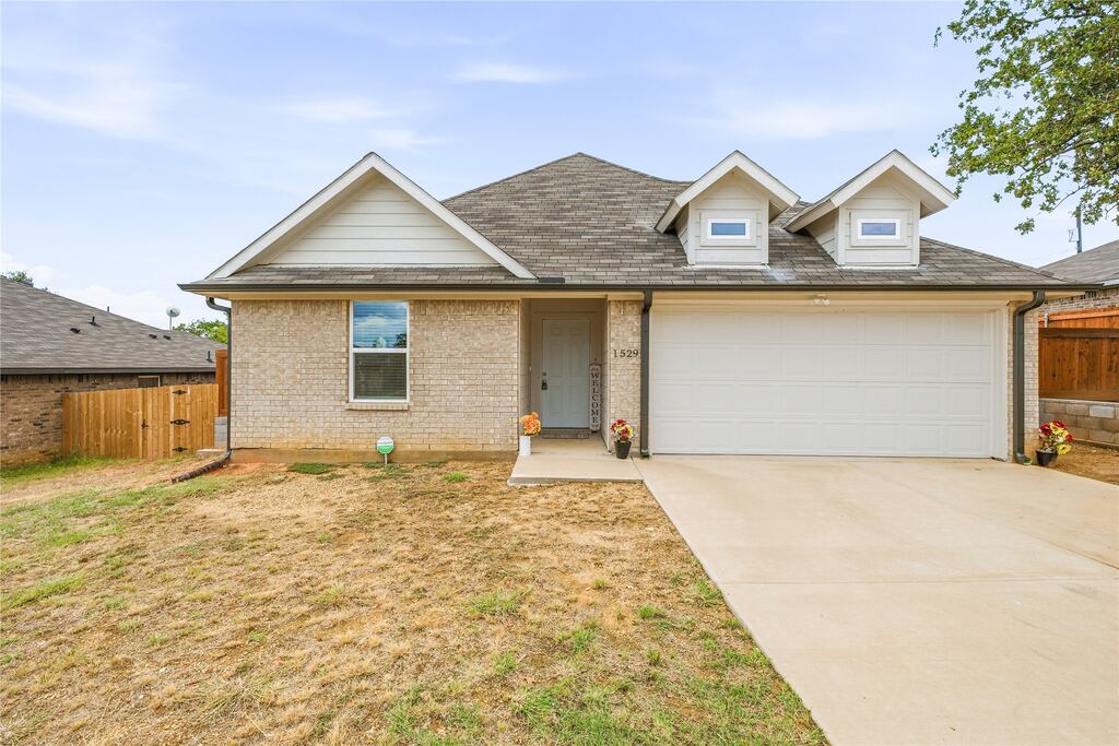 1529 Jacqueline Lane, Graham, TX 76450 — photo 1