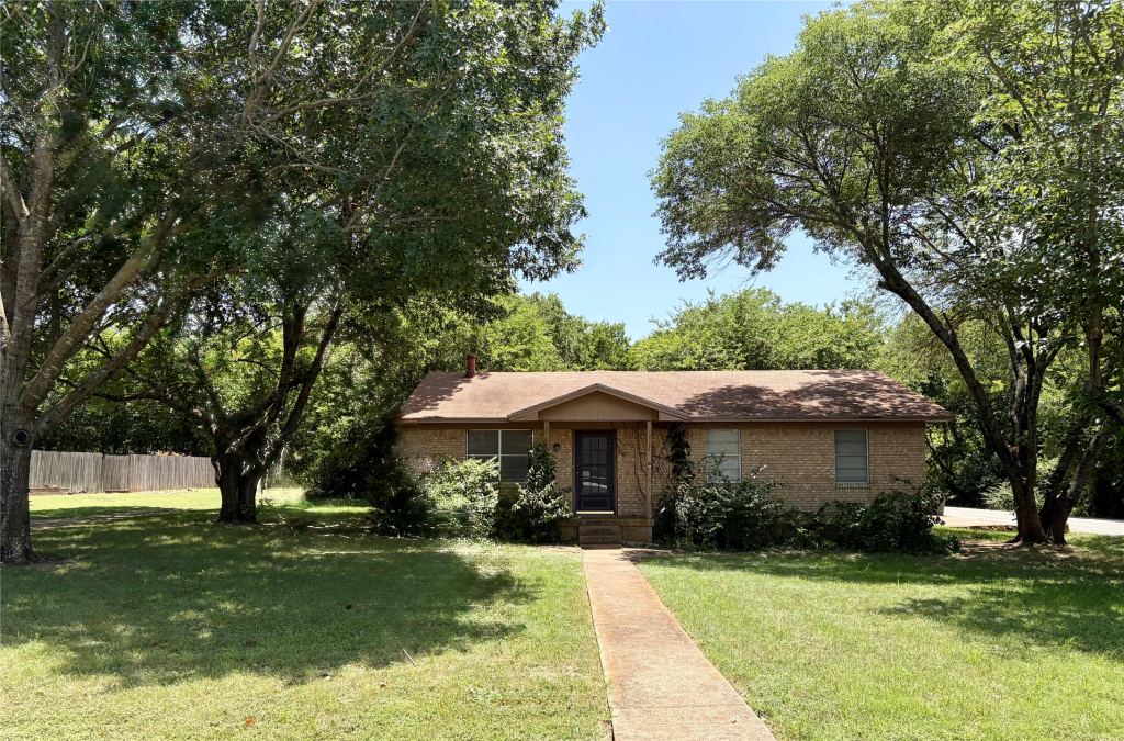 223 Sperry Lane, Red Oak, TX 75154 — photo 1