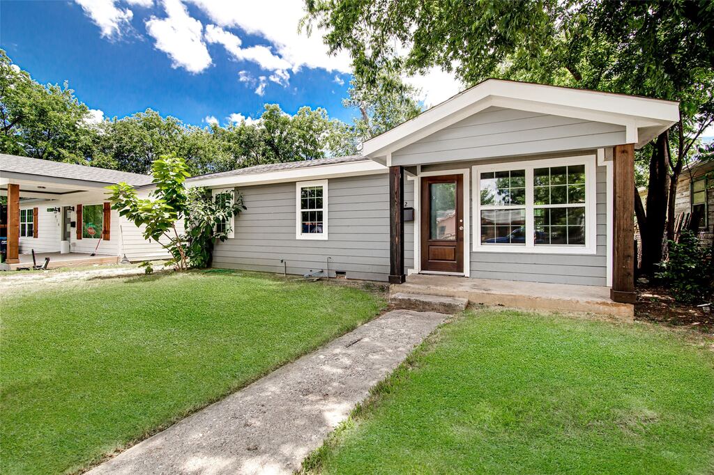 412 E Fogg Street, Fort Worth, TX 76110 — photo 1