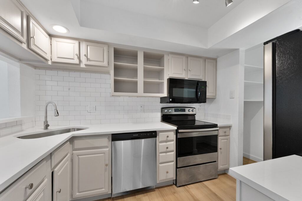 3635 Garden Brook Drive 10400, Farmers Branch, TX 75234 — photo 1